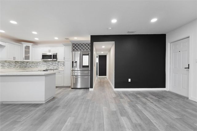 26 NW 34th Ter 26, Miami, FL 33127