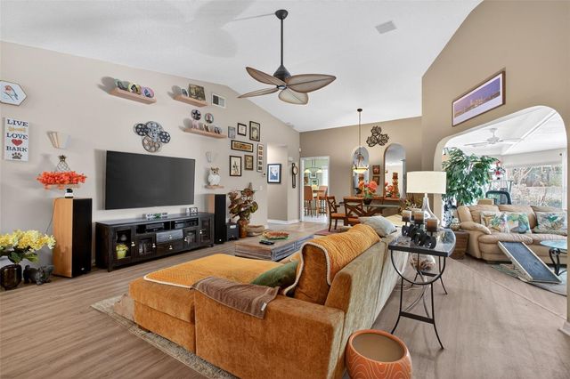 1073 NODDING PINES WAY, Casselberry, FL 32707