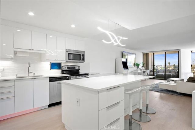 4265 Marina City Dr. 207, Marina Del Rey, CA 90292