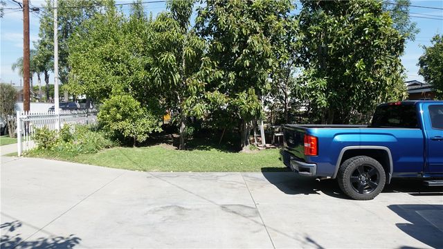 1223 S Plum Avenue, Ontario, CA 91761
