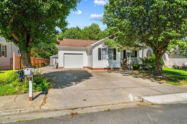 1418 Heather Way, Dalton, GA 30721