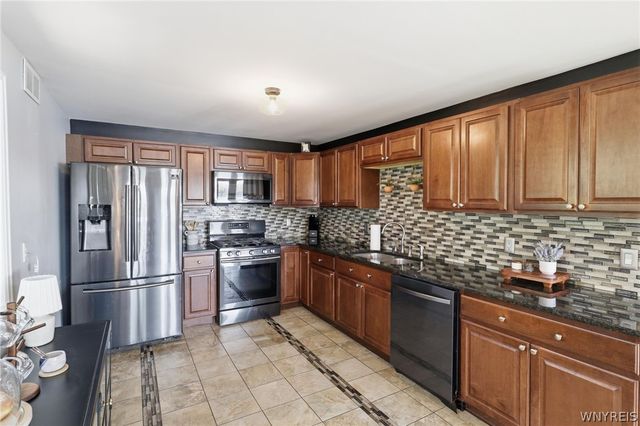 2296 East River Road, Grand Island, NY 14072