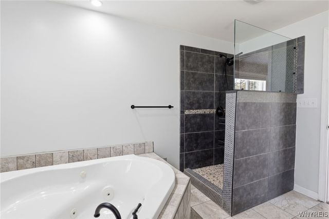 2296 East River Road, Grand Island, NY 14072