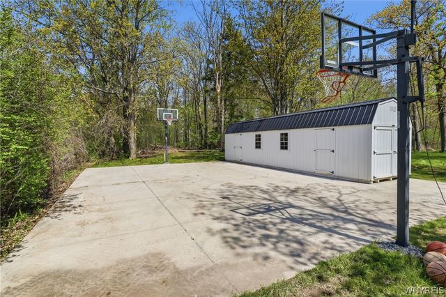 2296 East River Road, Grand Island, NY 14072