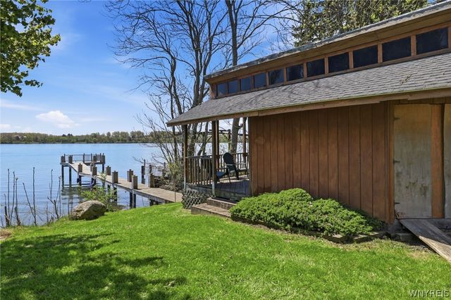 2296 East River Road, Grand Island, NY 14072