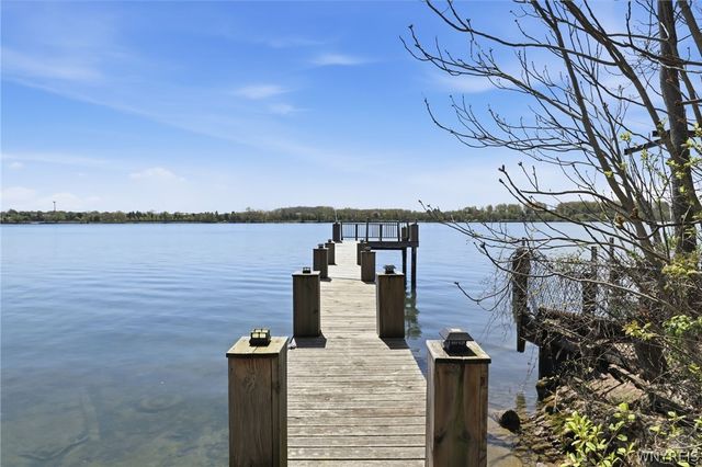 2296 East River Road, Grand Island, NY 14072