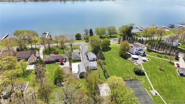 2296 East River Road, Grand Island, NY 14072
