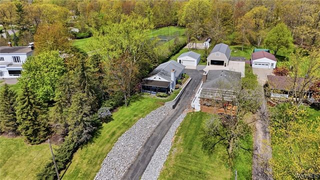 2296 East River Road, Grand Island, NY 14072