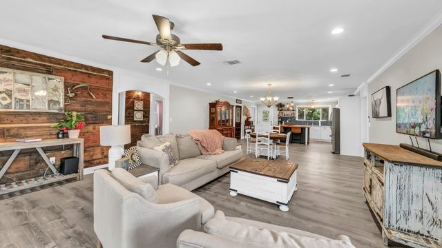 307 Bryan Street, Weatherford, TX 76086
