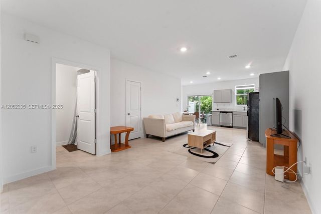 336 NW 8th Court, Pompano Beach, FL 33060