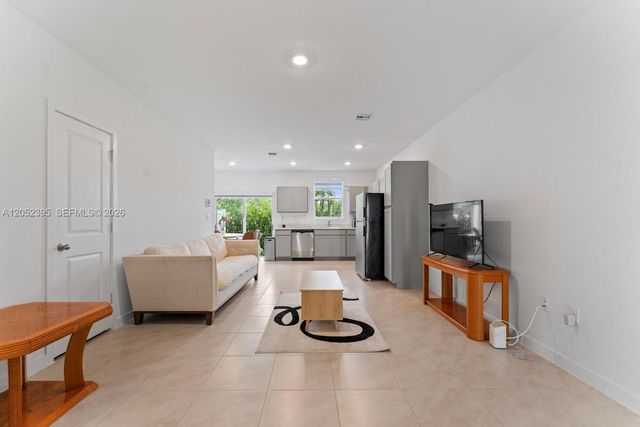 336 NW 8th Court, Pompano Beach, FL 33060