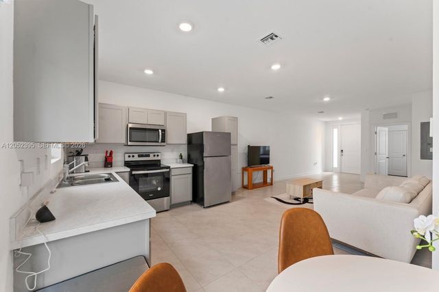 336 NW 8th Court, Pompano Beach, FL 33060