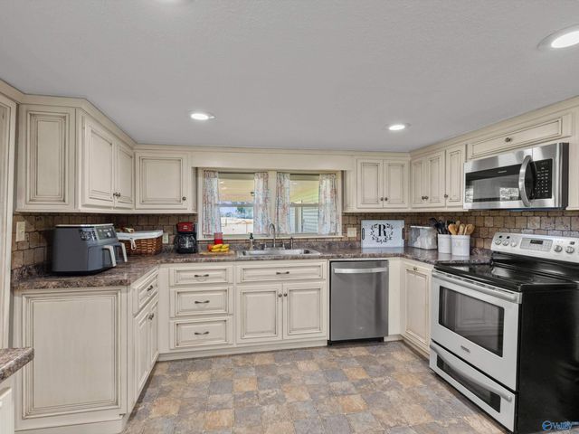 14552 Reid Road, Athens, AL 35611