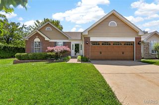 385 Birchwood Crossing Lane, Maryland Heights, MO 63043