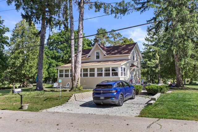 8627 392nd AVENUE, Burlington, WI 53105