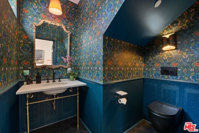 2402 11th Street, Santa Monica, CA 90405