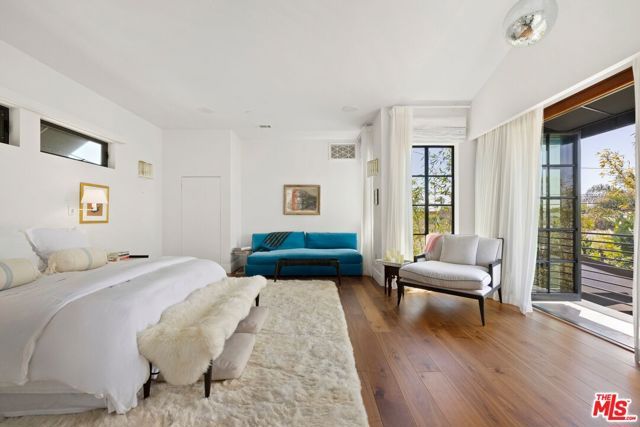 2402 11th Street, Santa Monica, CA 90405