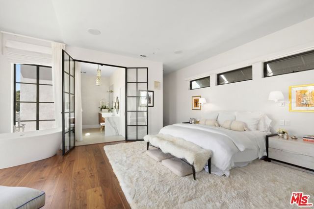 2402 11th Street, Santa Monica, CA 90405