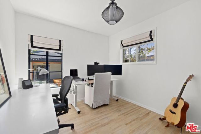 2402 11th Street, Santa Monica, CA 90405
