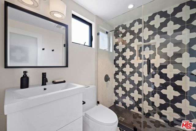 2402 11th Street, Santa Monica, CA 90405