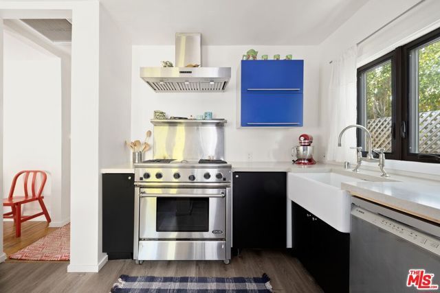 2402 11th Street, Santa Monica, CA 90405