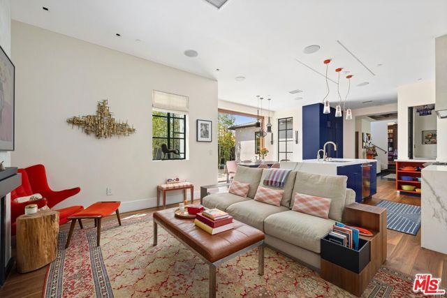 2402 11th Street, Santa Monica, CA 90405