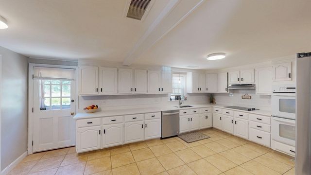 11 Lansing Rd, Lynn, MA 01904