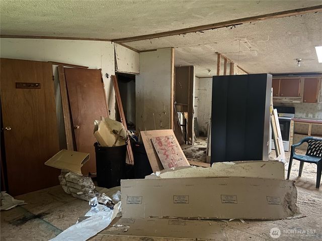 11 NE Davey Jones Ct, Belfair, WA 98528