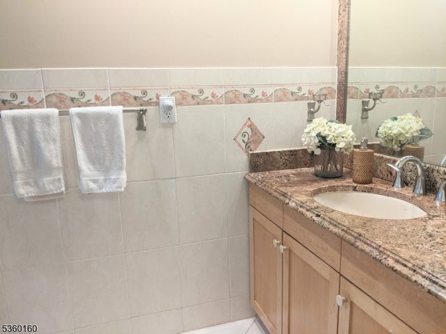 81 Wilder St, Hillside Twp., NJ 07205
