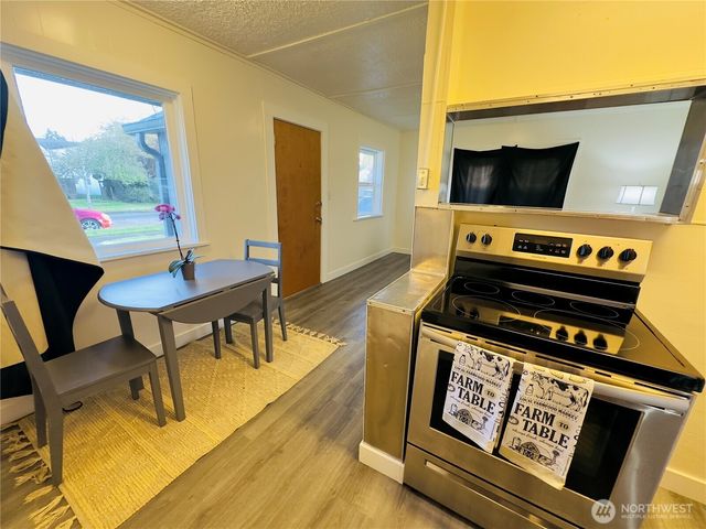 3118 Dover Street, Longview, WA 98632