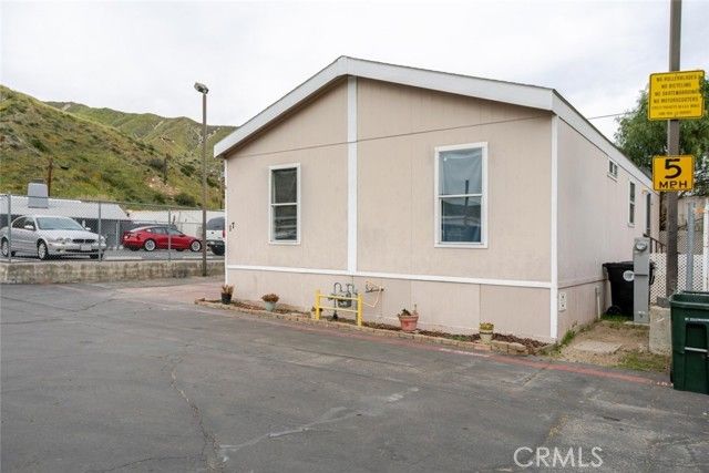 17197 Sierra Highway 17, Canyon Country (santa Clarita), CA 91351