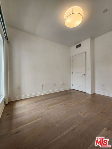 147 S Doheny Drive, Los Angeles, CA 90048