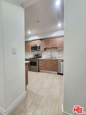 147 S Doheny Drive, Los Angeles, CA 90048