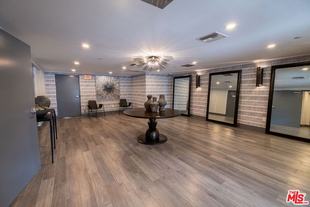 147 S Doheny Drive, Los Angeles, CA 90048
