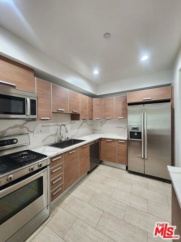 147 S Doheny Drive, Los Angeles, CA 90048