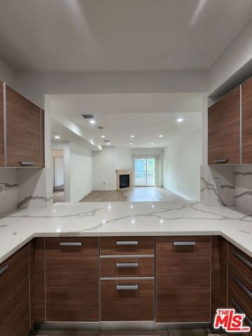 147 S Doheny Drive, Los Angeles, CA 90048