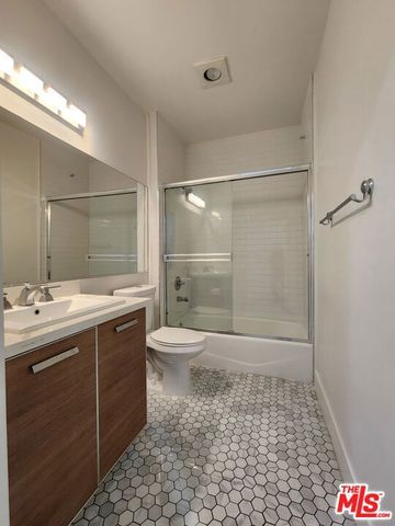 147 S Doheny Drive, Los Angeles, CA 90048