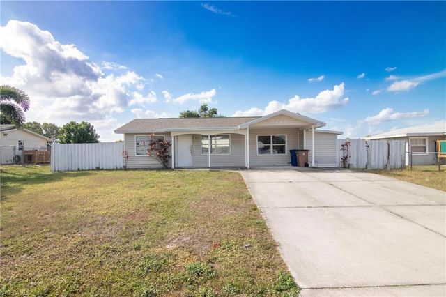 449 Morgan CIR S, Lehigh Acres, FL 33936