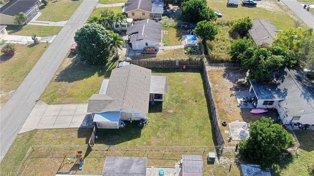 449 Morgan CIR S, Lehigh Acres, FL 33936