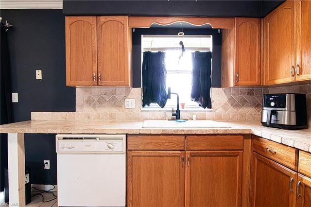 449 Morgan CIR S, Lehigh Acres, FL 33936