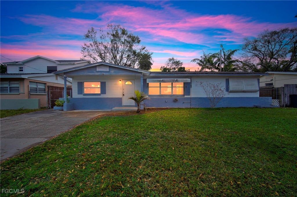 8421 47th ST N, Pinellas Park, FL 33781