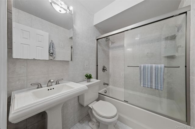 1 Anchorage Way 111, Freeport, NY 11520