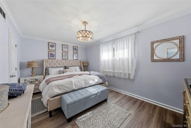 1 Anchorage Way 111, Freeport, NY 11520