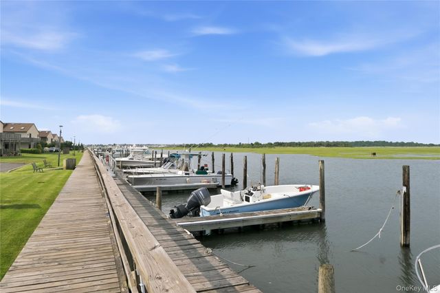 1 Anchorage Way 111, Freeport, NY 11520