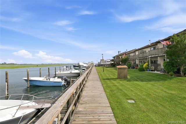 1 Anchorage Way 111, Freeport, NY 11520