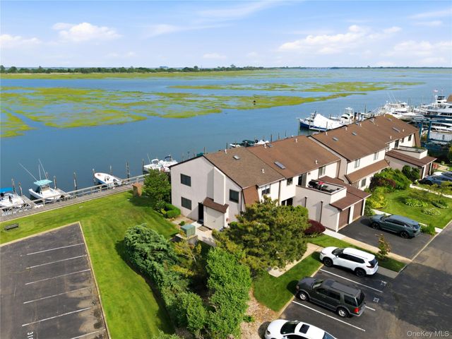 1 Anchorage Way 111, Freeport, NY 11520