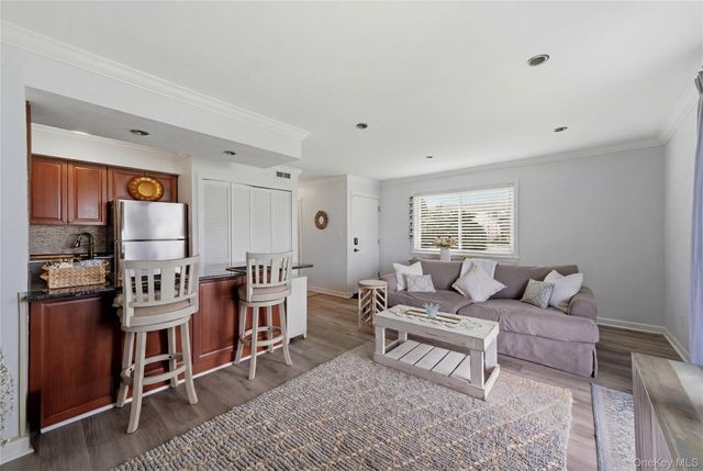1 Anchorage Way 111, Freeport, NY 11520
