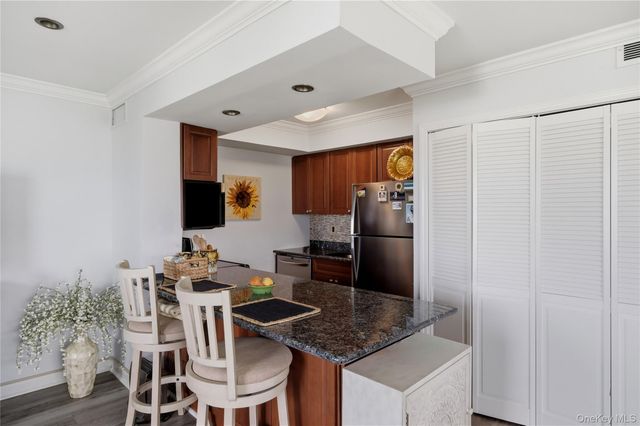 1 Anchorage Way 111, Freeport, NY 11520