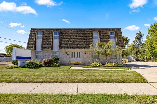 30401 Utica Road, Roseville, MI 48066