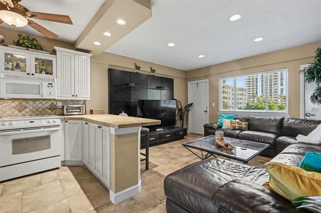 1801 S Surf Road 2G, Hollywood, FL 33019